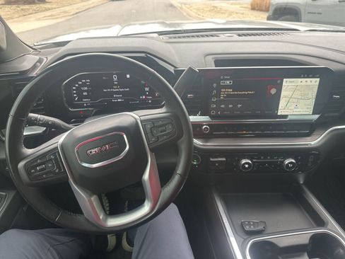 Used 2025 GMC Sierra 2500 SLT w/ SLT Premium Package image 19