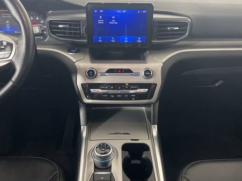 Used 2022 Ford Explorer XLT w/ Equipment Group 202A AWD/4WD image 10