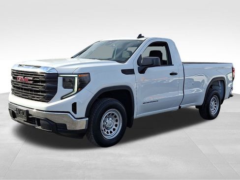 Used 2024 GMC Sierra 1500 Pro w/ Convenience Package image 3