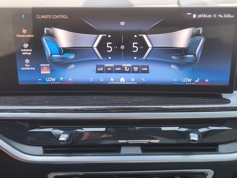 Used 2026 BMW X6 xDrive40i AWD/4WD image 11