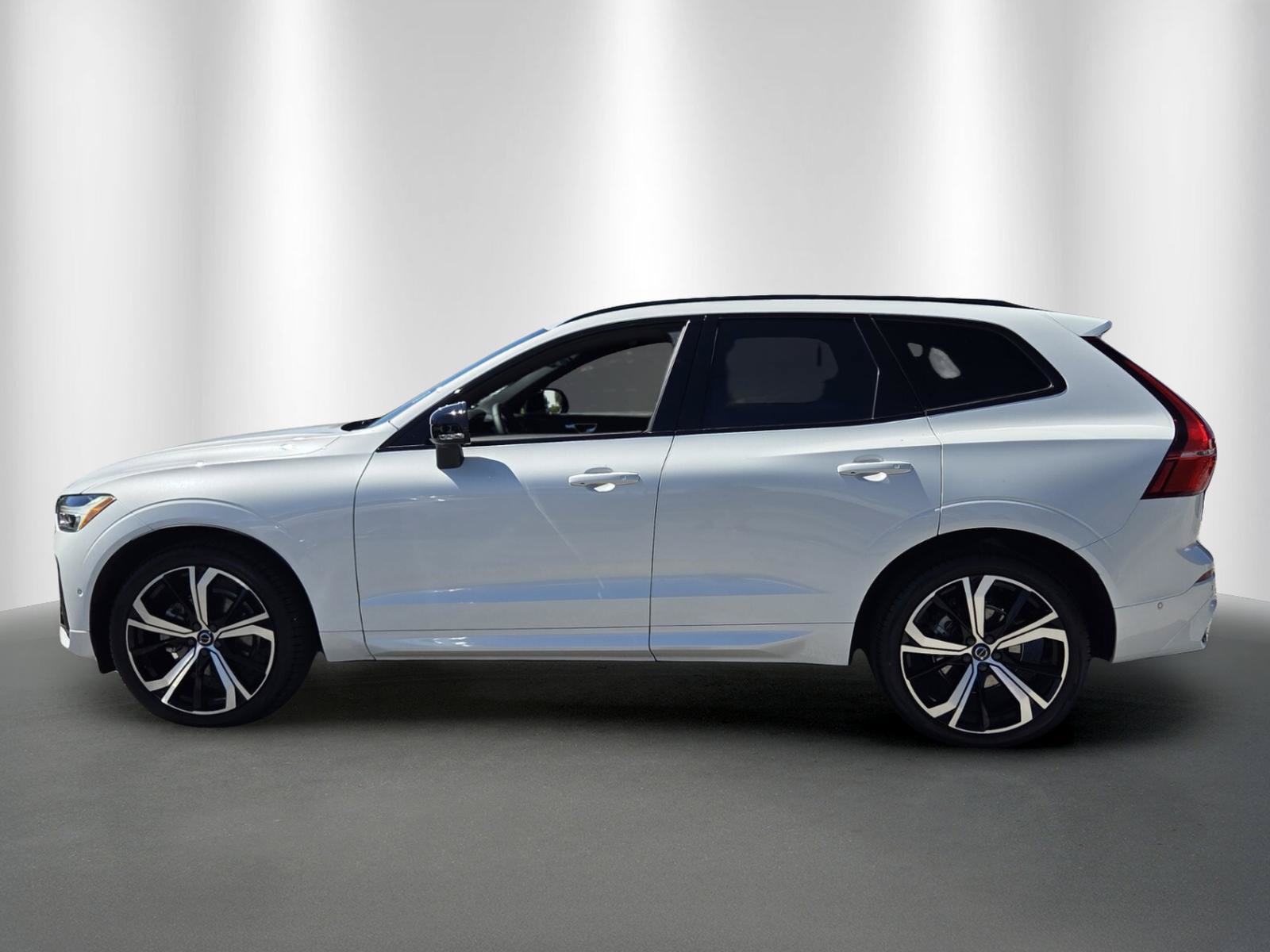 Used 2025 Volvo XC60 B5 Ultra w/ Protection Package Premier AWD/4WD image 4