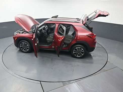 Used 2024 Chevrolet TrailBlazer LT image 44