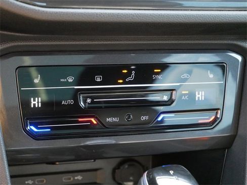 Certified 2024 Volkswagen Tiguan SE R-Line image 31
