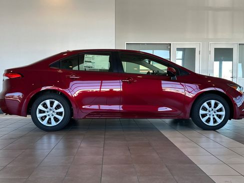 Used 2026 Toyota Corolla LE image 3