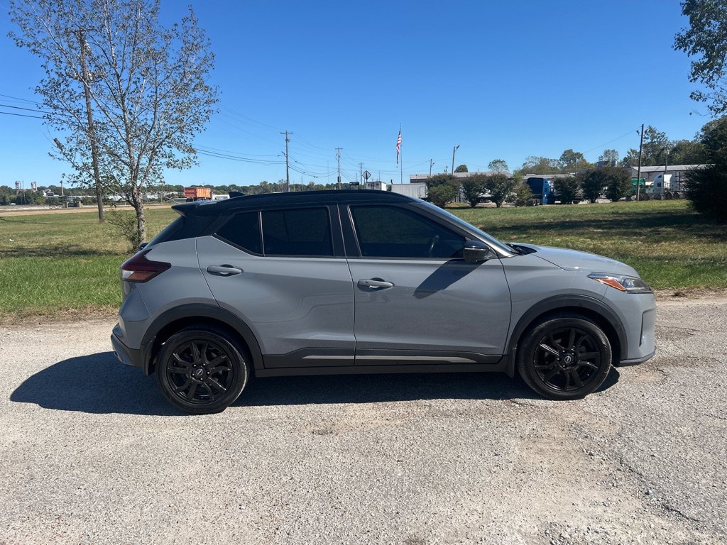 Used 2023 Nissan Kicks SR FWD image 6