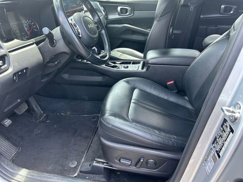 Used 2022 Kia Sorento S FWD image 12