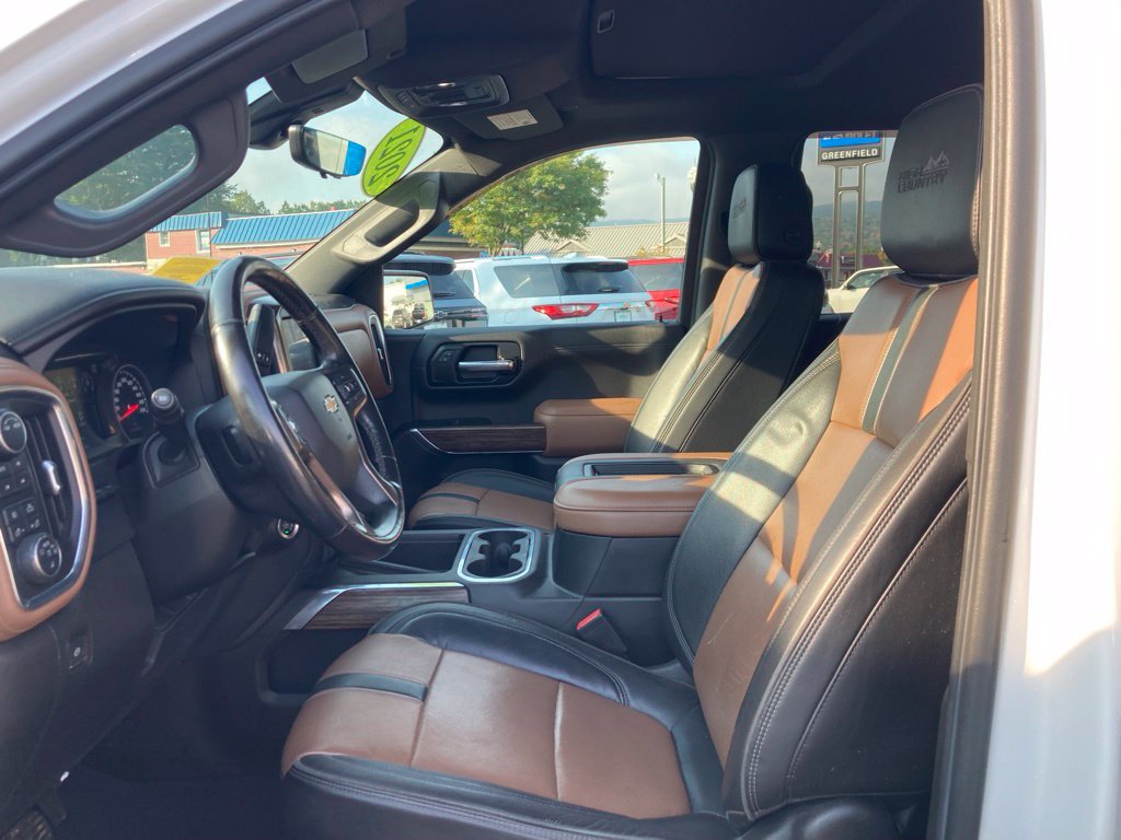Used 2021 Chevrolet Silverado 1500 High Country w/ Technology Package AWD/4WD image 3