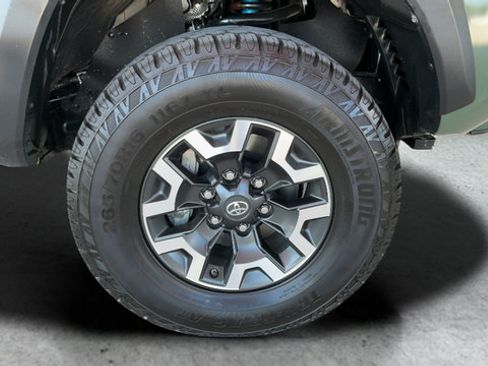 Used 2021 Toyota Tacoma TRD Off-Road AWD/4WD image 26