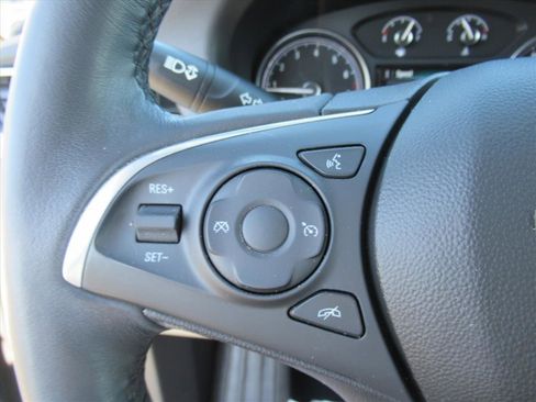 Used 2019 Buick Enclave Essence image 23