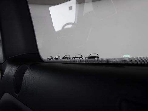 Used 2024 Jeep Grand Cherokee Altitude image 12