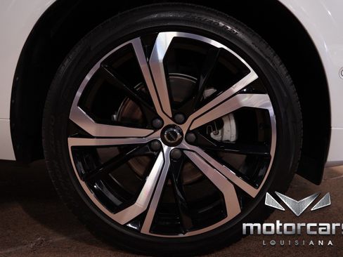Used 2023 Volvo XC60 B5 Ultimate w/ Protection Package Premier FWD image 22
