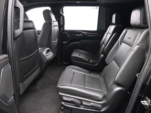Used 2022 Cadillac Escalade ESV Premium Luxury AWD/4WD image 15