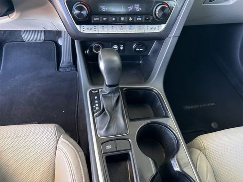 Used 2018 Hyundai Sonata Limited image 26