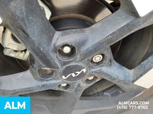 Used 2025 Kia Seltos EX w/ EX Sunroof Package image 17