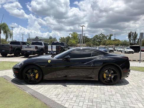 Used 2014 Ferrari California RWD image 3