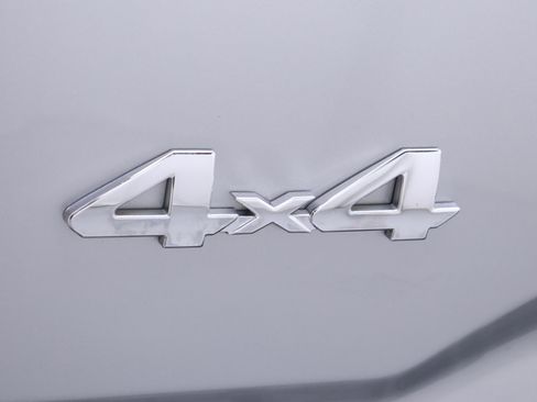 Used 2018 Toyota Tacoma SR image 61