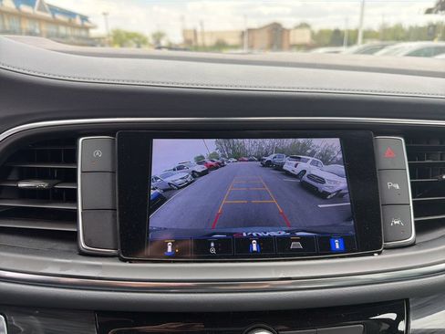 Used 2024 Buick Enclave Premium FWD image 27