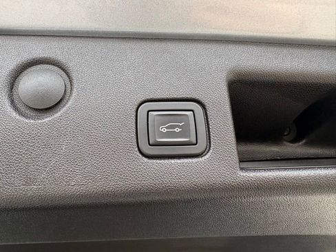 Used 2024 Chevrolet Equinox LT image 33