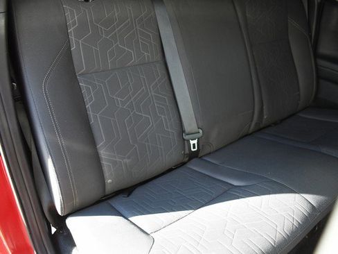 Used 2016 Toyota Tacoma TRD Sport image 28