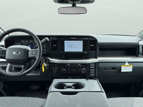 New 2025 Ford F250 XL AWD/4WD image 12
