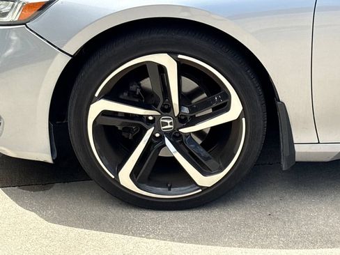 Used 2018 Honda Accord Sport image 10
