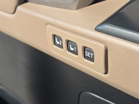 Used 2022 Lexus GX 460 Premium image 25