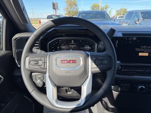 New 2026 GMC Sierra 1500 SLE w/ Preferred Package image 15