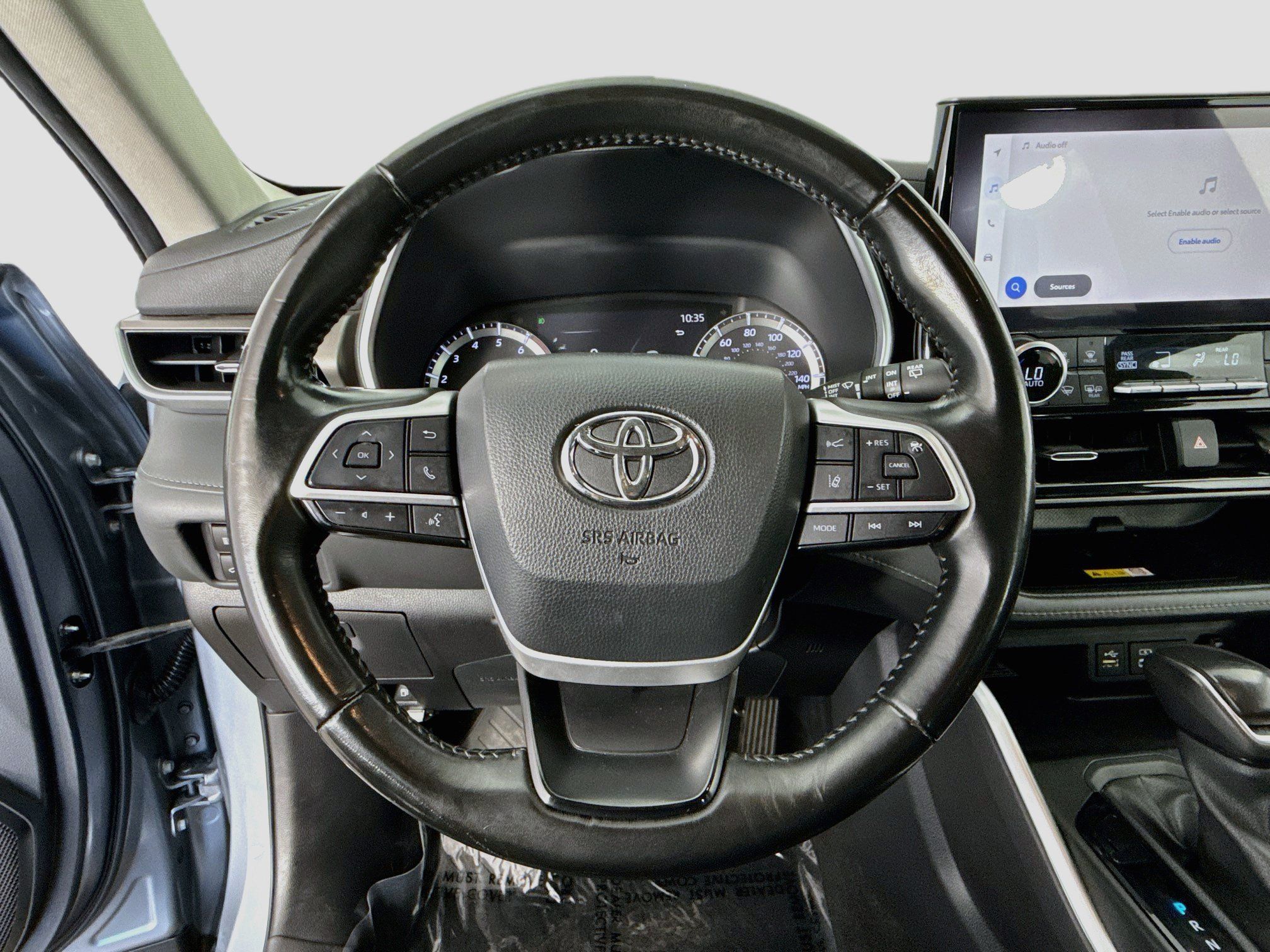 Used 2023 Toyota Highlander XLE FWD image 13