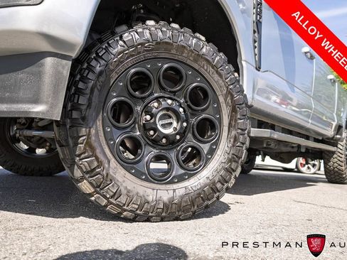 Used 2023 Ford F350 Lariat w/ Black Appearance Package AWD/4WD image 15