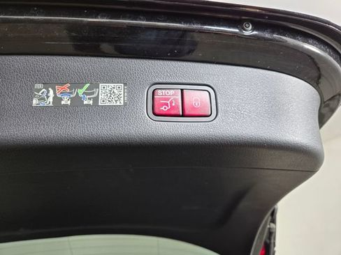 Used 2026 Mercedes-Benz GLC 300 4MATIC image 13