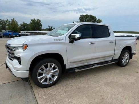 Used 2023 Chevrolet Silverado 1500 High Country w/ High Country Premium Package image 6