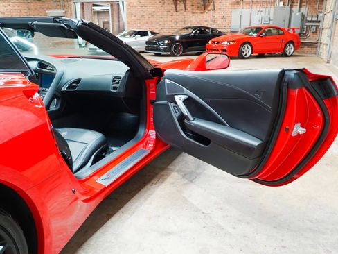 Used 2019 Chevrolet Corvette Stingray Coupe w/ Battery Protection Package RWD image 48