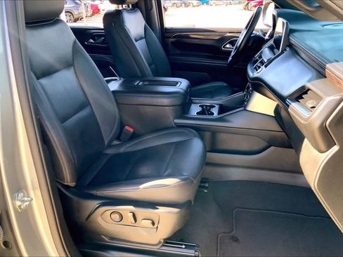 Used 2023 Chevrolet Tahoe LT w/ Luxury Package AWD/4WD image 9