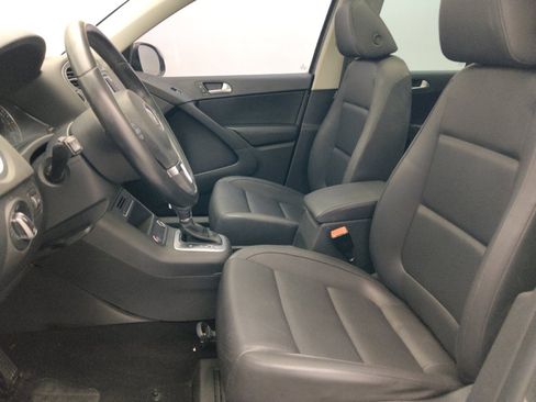 Used 2015 Volkswagen Tiguan SEL FWD image 17