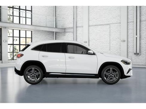 Used 2026 Mercedes-Benz GLA 250 4MATIC image 2