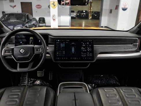 Used 2023 Rivian R1S Adventure image 21