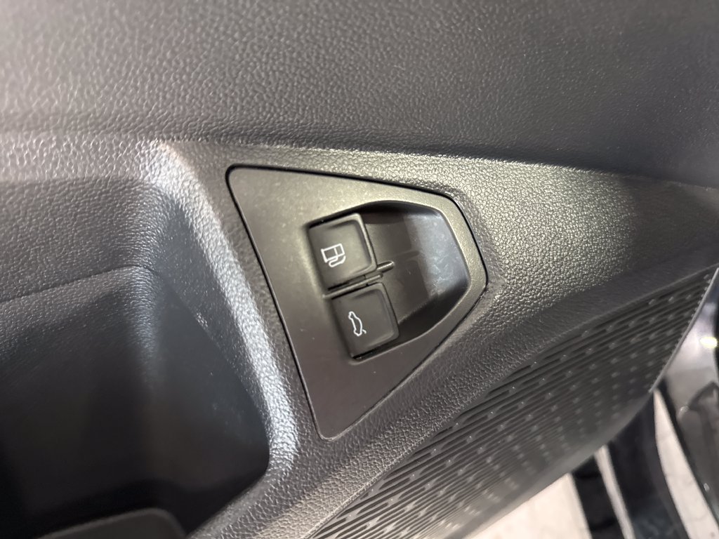 Used 2024 Volkswagen Jetta SE FWD image 31