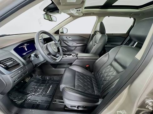 Used 2021 Nissan Rogue Platinum image 21