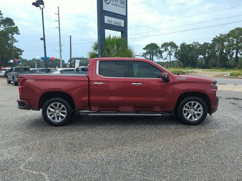 Used 2019 Chevrolet Silverado 1500 High Country w/ Technology Package RWD image 8