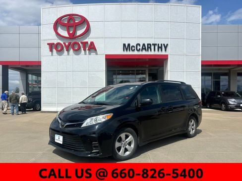 Used 2020 Toyota Sienna LE FWD image 1