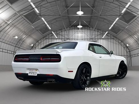 Used 2022 Dodge Challenger GT RWD image 2