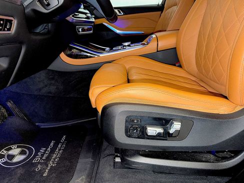 Used 2023 BMW X7 xDrive40i w/ Premium Package image 10