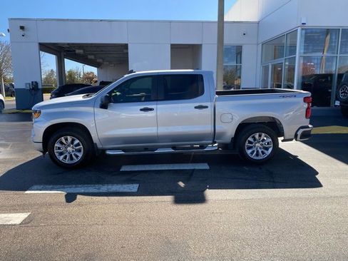 Used 2022 Chevrolet Silverado 1500 Custom image 6