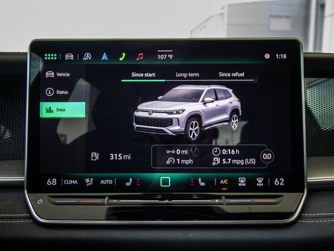 Certified 2025 Volkswagen Tiguan SE R-Line FWD image 41