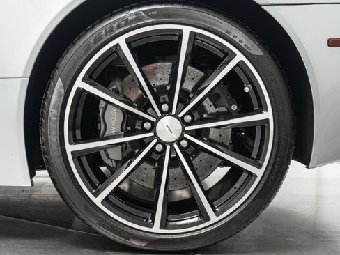 Used 2014 Aston Martin DB9 Volante image 11