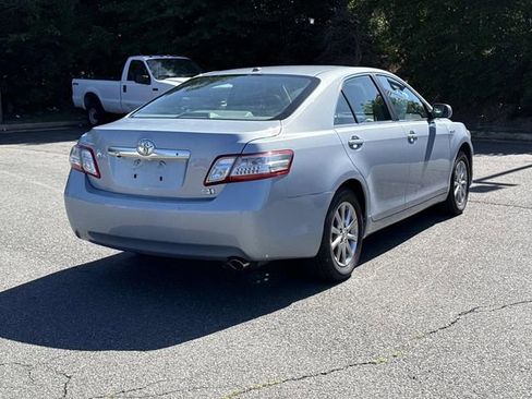 Used 2010 Toyota Camry Hybrid FWD image 2