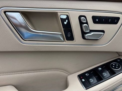 Used 2014 Mercedes-Benz E 350 Sedan image 17