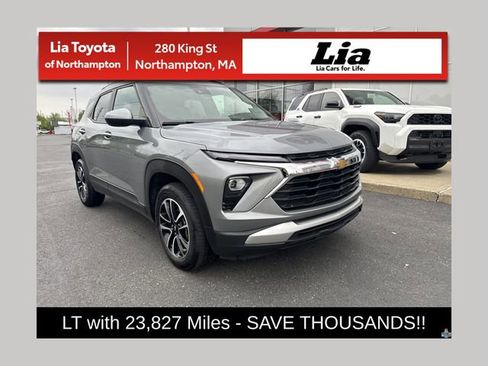 Used 2025 Chevrolet TrailBlazer LT AWD/4WD image 1