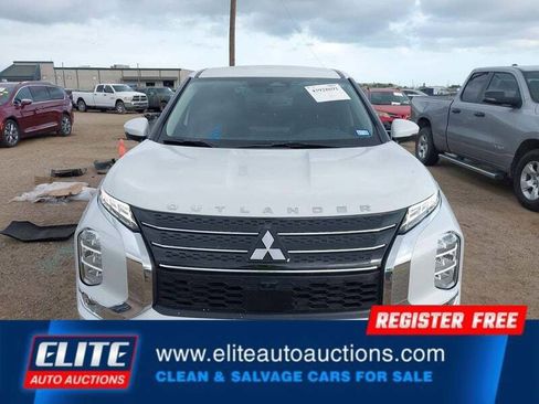Used 2024 Mitsubishi Outlander FWD image 12