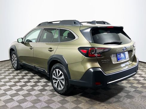 Used 2025 Subaru Outback Premium AWD/4WD image 5